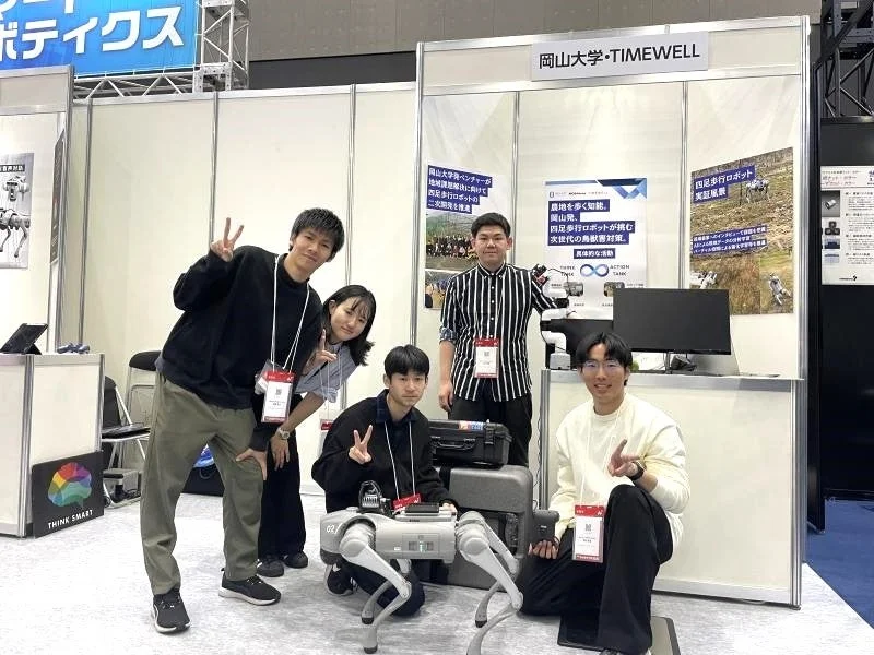 展示ブースでのロボット