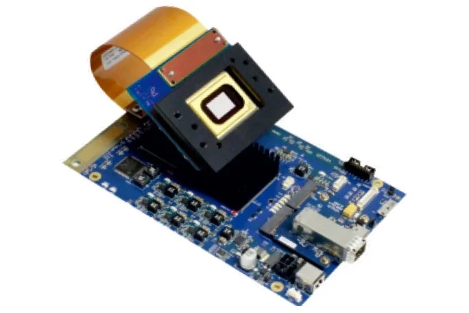 電子基板とセンサーモジュールの画像