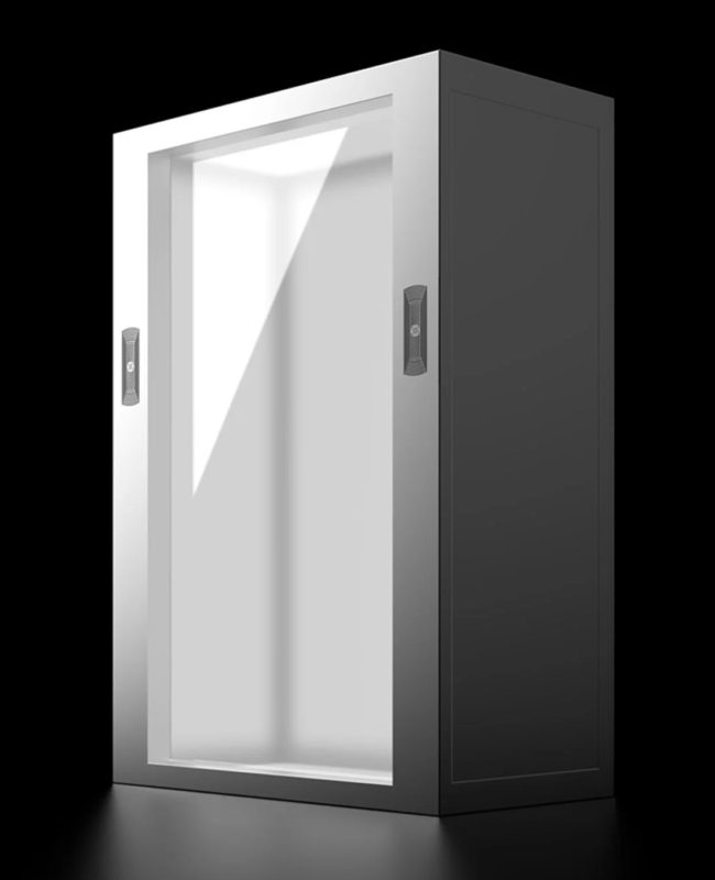 黒い背景に置かれた、ガラス扉とシルバーのフレームが特徴的なモダンなキャビネットです。