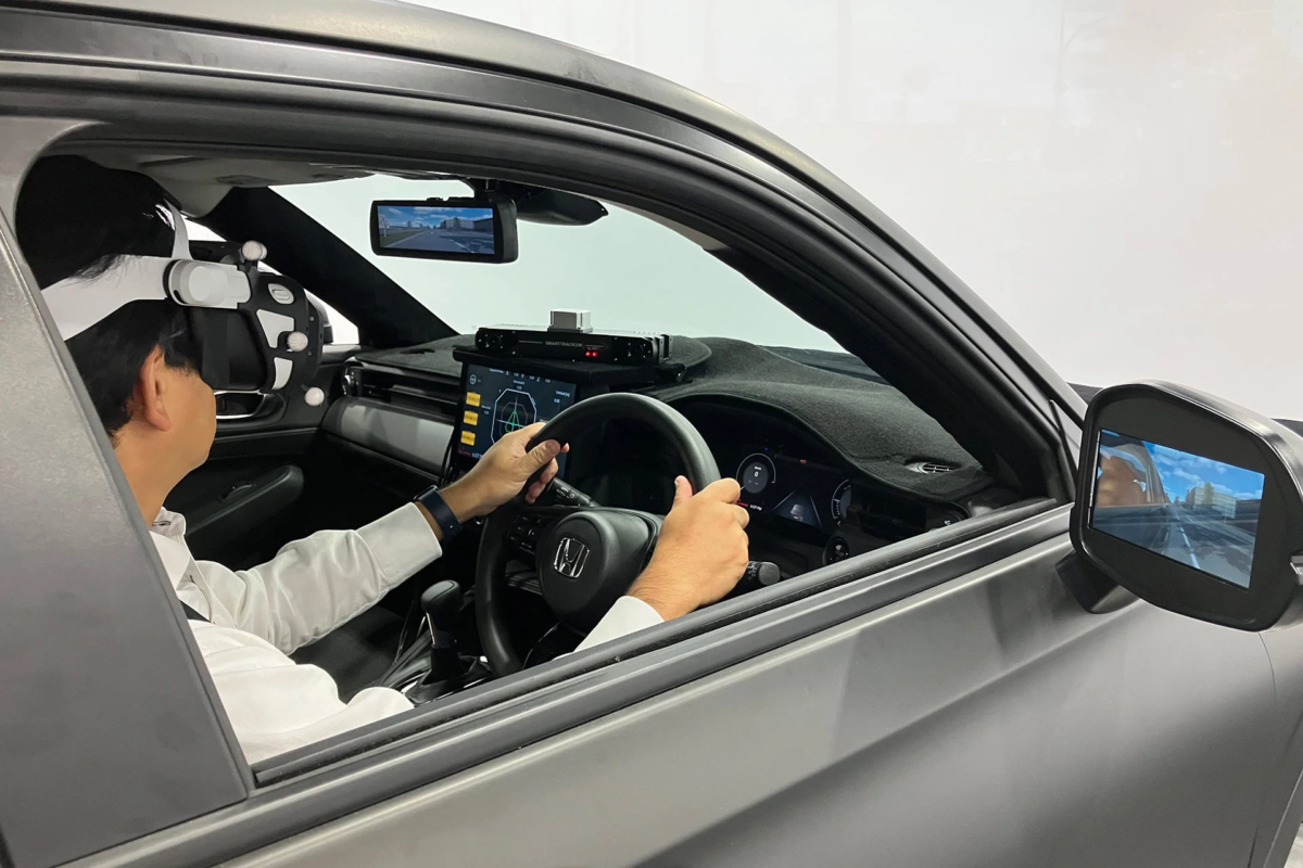 HMD使用中の人物