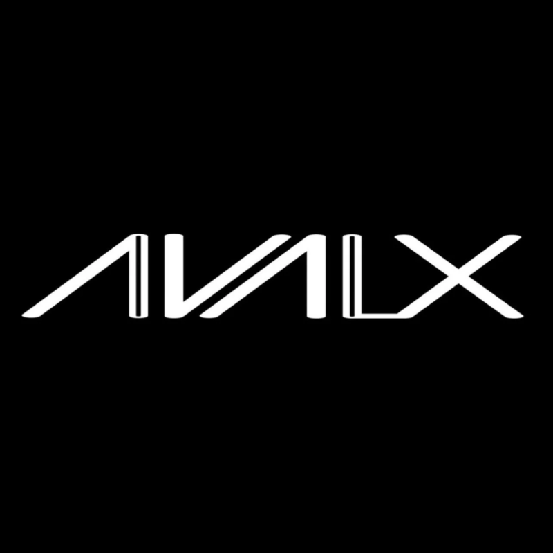 AIVALIX株式会社のロゴとオフィス風景