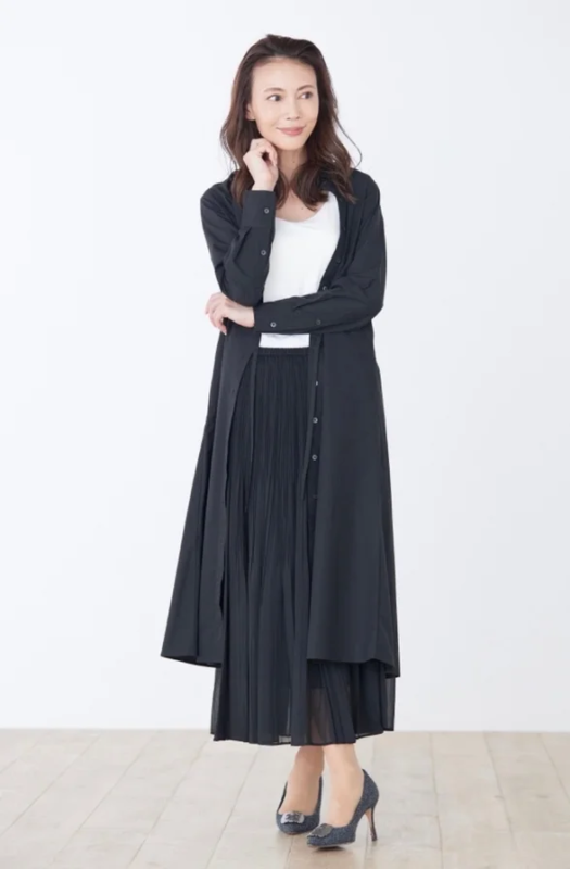 川崎亜美さんの全身写真