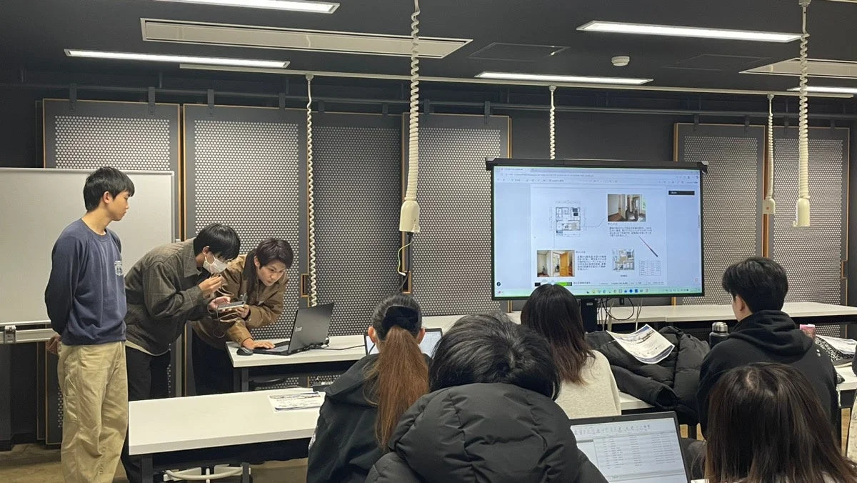 学生のプレゼンテーション風景