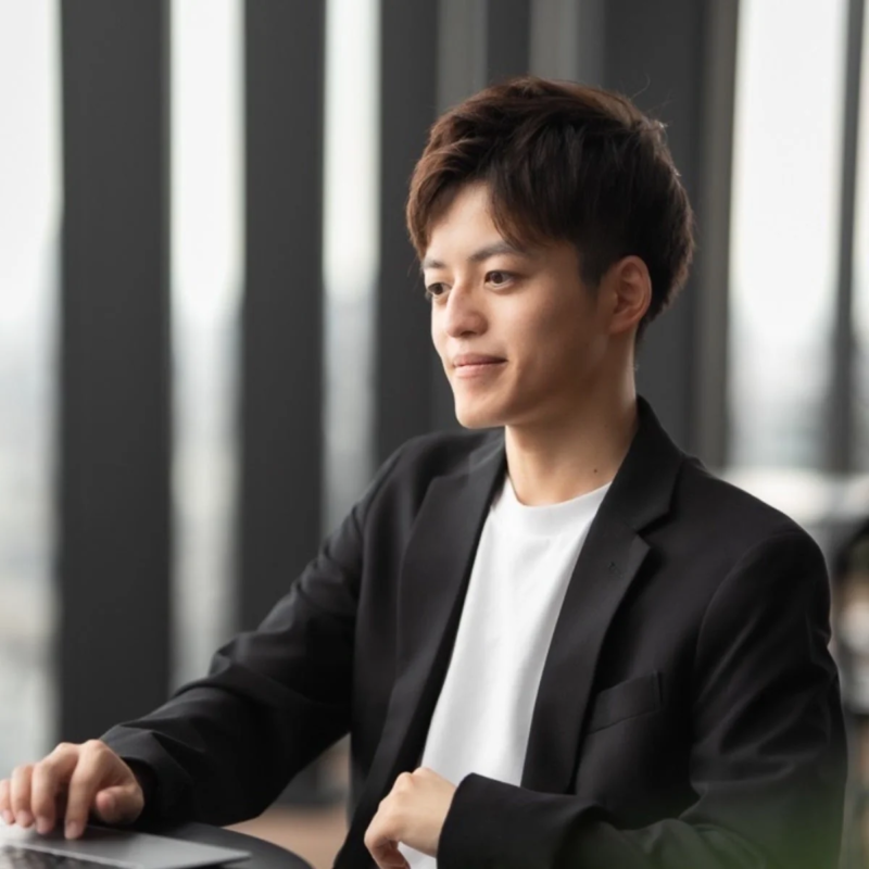 株式会社RAYVEN代表取締役 鈴山佳宏氏