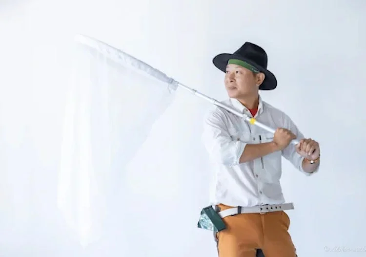 男性,ポートレート,帽子,白シャツ,カジュアル,道具,白背景,人物,屋内,クリエイティブ,スタジオ撮影