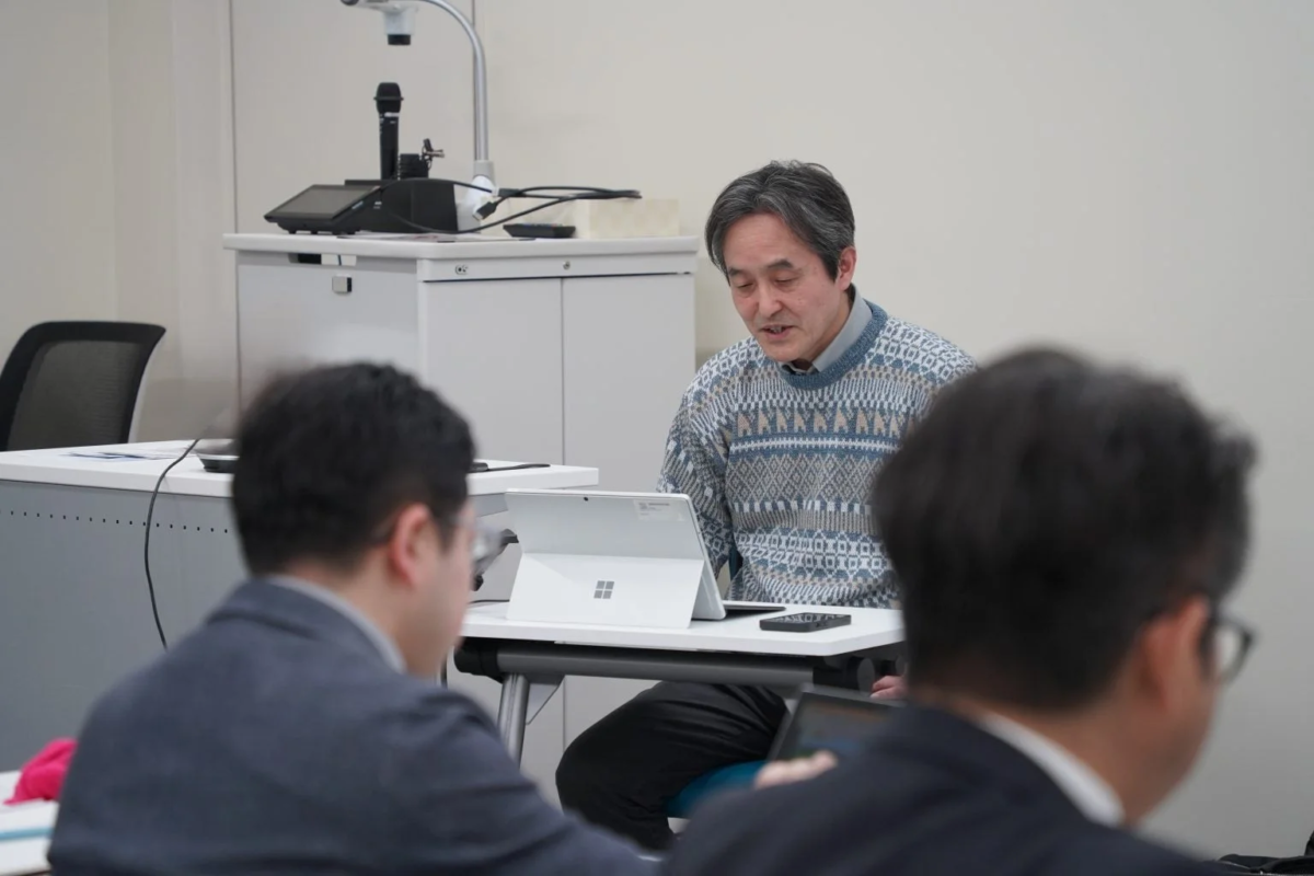 講義中の河村教授