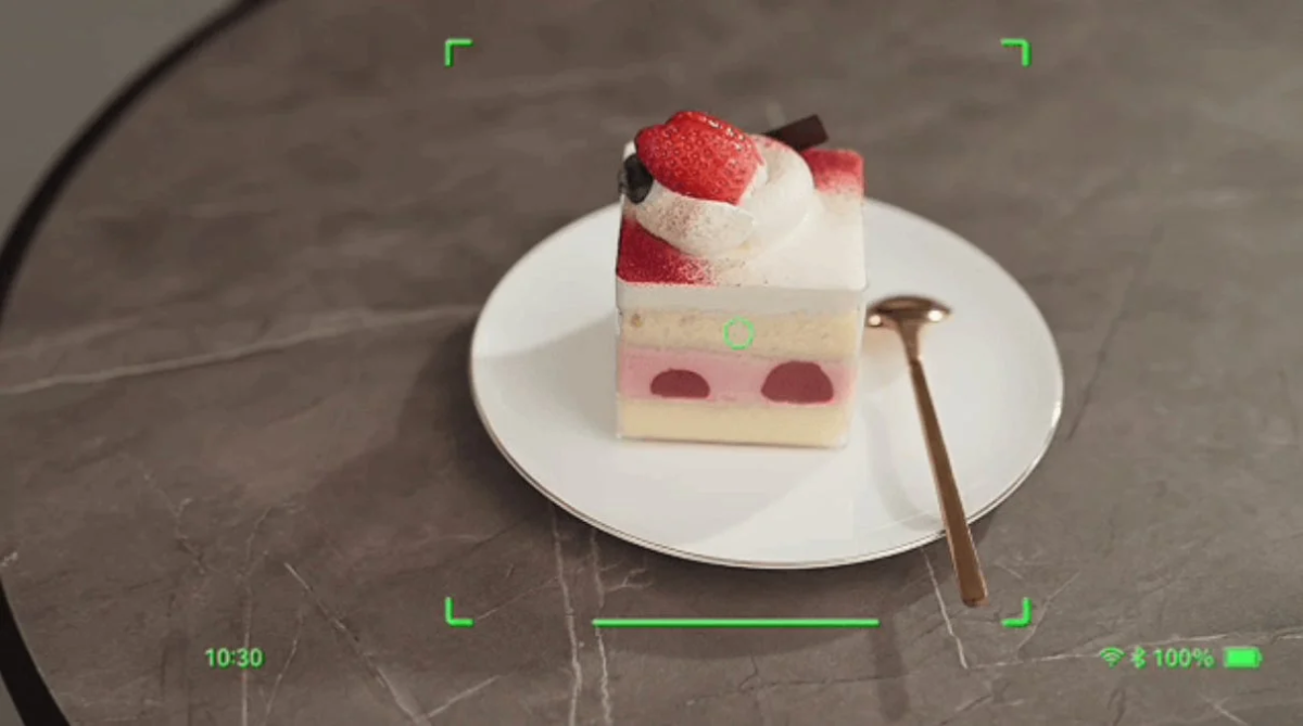 スマートグラスでケーキを撮影した例