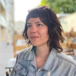 アン・マッキノン氏